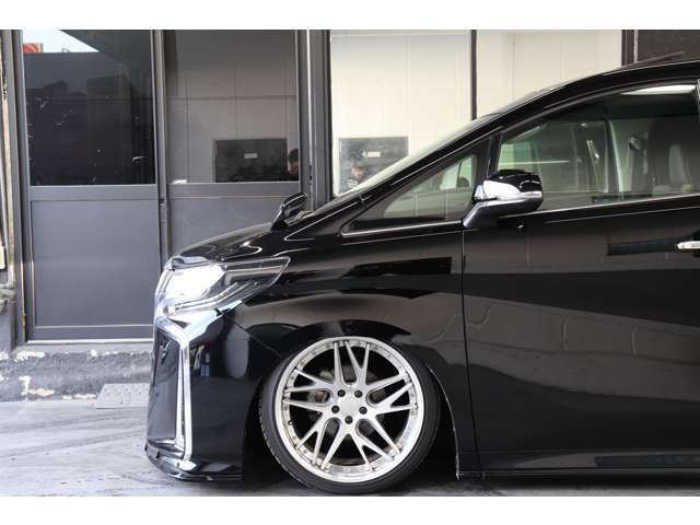 ■誰が見てもかっこいい車作りを目指します。お車の事なら、何でもお気軽にご相談下さい！各ドレスアップ系ホイール・タイヤ等のご注文も承っております。