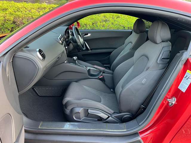 シートは使用感少なく綺麗です！