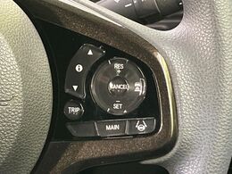 【アダプティブクルーズコントロール】高速道路での長距離走行が楽に！！自動で速度を保つクルーズコントロールが、衝突軽減システムと連携し、前方の車両を感知して車間を保つように速度調節してくれます！！