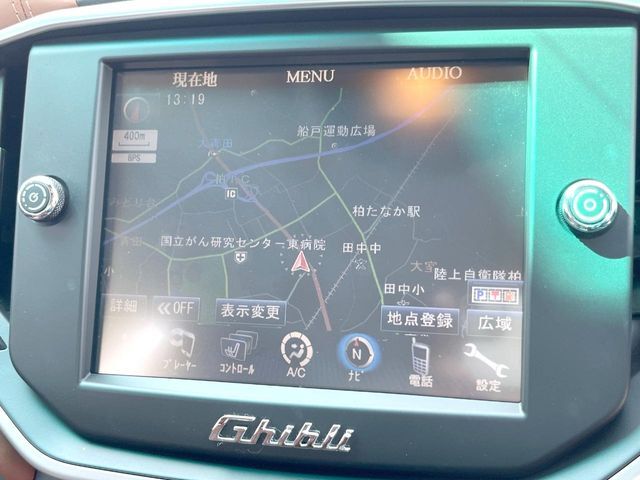 ●マセラティ純正ナビ:一体感のあるナビは、高級感ある車内を演出してくれます。Bluetooth再生などオーディオ機能も充実しておりますので、運転もより楽しめます♪
