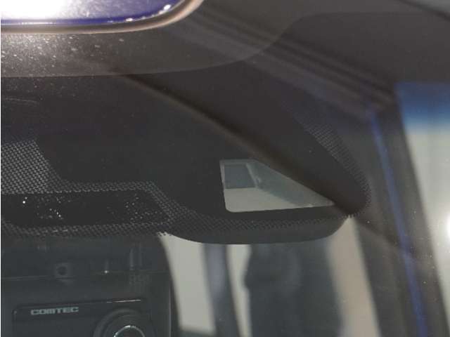 運転する人も、そうでない人も、家族みんなが安心して、自由にお出かけできる生活をサポートする先進機能。