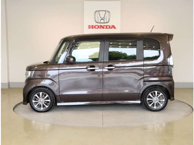 車両状態証明書付き車両です。車両状態を検査員が評価をし、結果を点数で表示しております。1台1台プロの目で事細かにチェックしている車両ですので、ご安心してお買い求めしていだけます。