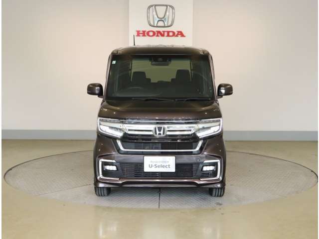 「自動車保険」と「あんしん特典」がひとつになったHondaのお店ならではの保険プランです。お客様のカーライフにより一層の安心をプラスします。