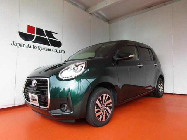 スタイリッシュなデザインにダークエメラルドマイカ/ブラックの2トーンルーフカラーがとってもオシャレ！