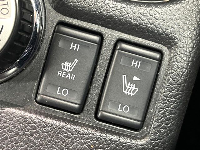 【前席＋後席シートヒーター】寒い日に重宝するシートヒーターを後席にも装備！エアコンより早く温まってくれるので寒がりの人も安心ですね♪エアコンの温風は乾燥するから苦手、という方にもをおすすめです。