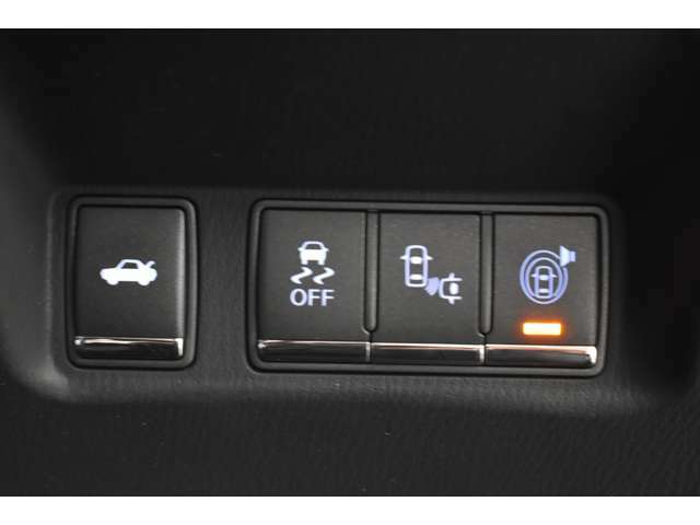 ★運転席操作部では様々なボタンが装備されています