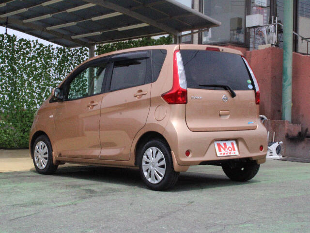 「当社のこだわり」全車8万キロ以内の良質車。走行距離はお車のバロメーターです。当社では8万キロ以上のお車は展示しておりません。なおかつ、メーター管理システムで不正メーターは1台もありません。