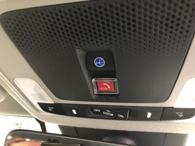 【SOSボタン】（緊急通報ボタン）付いてます！体調不良時や、事故に遭遇した時、あおり運転にあったときなど、緊急時に車内の「緊急通報ボタン」を押すとサポートセンターにつながり安心です！！