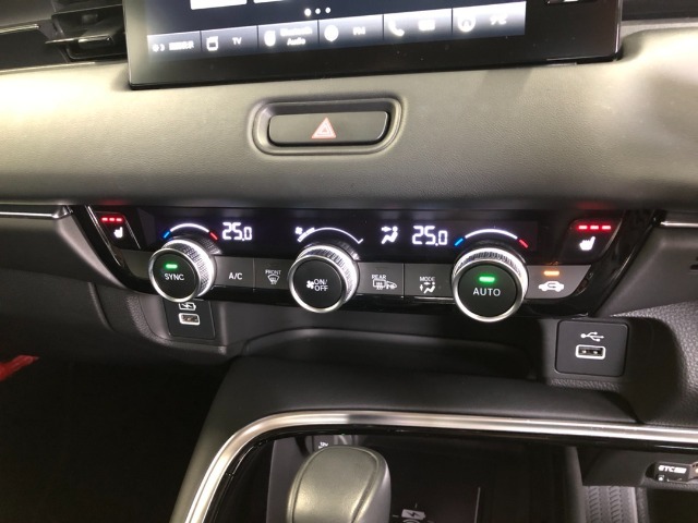 【オートエアコン】ボタン一つで室内温度を自動で調節してくれて、快適です♪