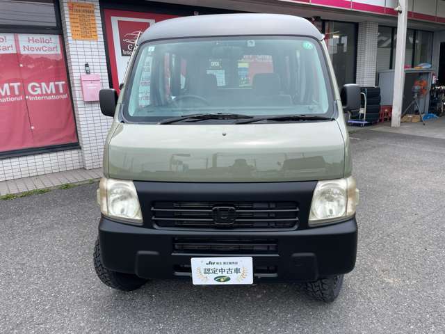 陸運局認証の自社工場にて法定整備を実施致します。車検取得に必要な重量税や自賠責保険もお支払い総額に含まれております。