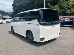 当店は常時100台以上の展示車輛を取りそろえ皆様のお越しをお待ちしております。