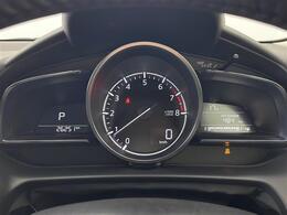 【スピードメーター】メーターがシンプルで見やすく運転しやすいですね！