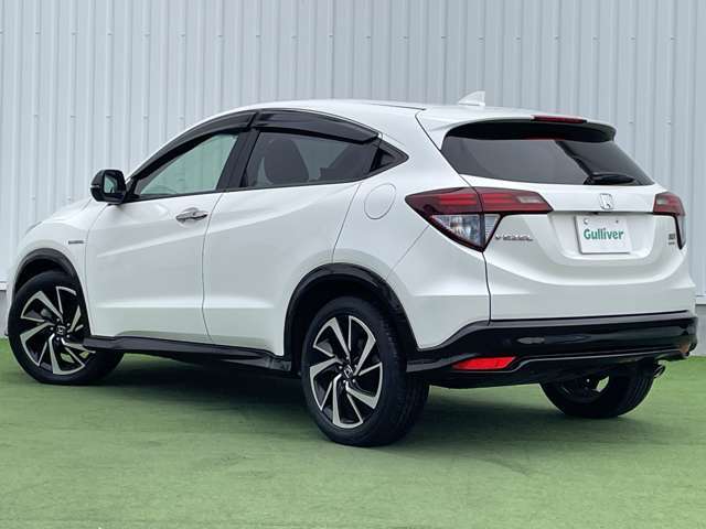 【トランク】積み込みやすくて、たっぷり積める荷室です。シートアレンジできるものは、乗車人数と荷物の量や大きさによってシートを動かすことができるので、より快適なドライブが可能です！