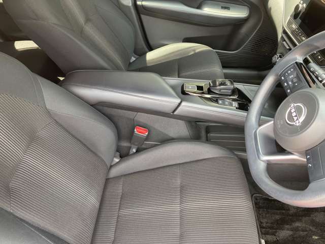 運転席まわりになります。実際に乗って頂き乗り心地をご体験してみてください。