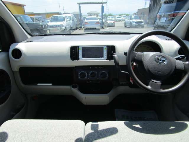 運転もしやすく、視界も広いので、どなたでもお乗りいただける1台です。