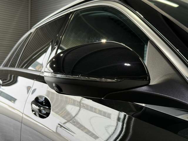 メルセデスの認定中古車「サーティファイドカー」には、最大100項目にも及ぶ点検・整備項目が設定されています＞