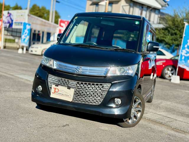 フロント周りです。外装は大きなキズ凹みなくきれいな状態です。