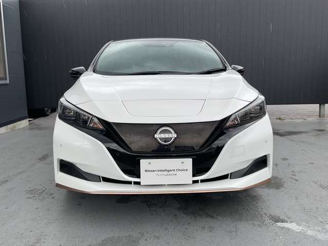 当店の展示車両本体価格には、納車前の点検整備費を含めております。ご安心くださいませ。