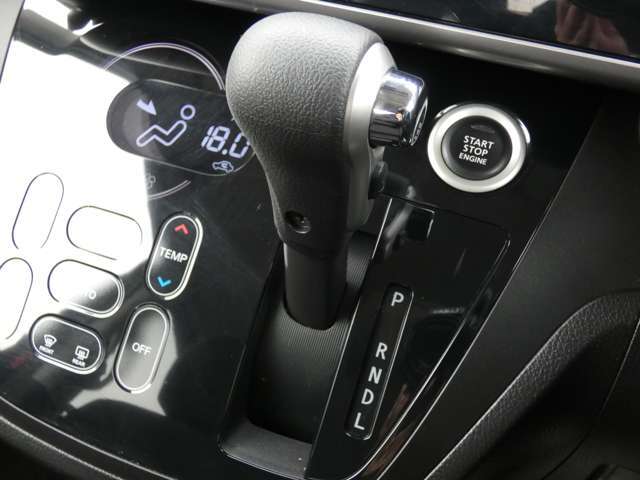 販売、修理、車検、保険、買い取りお車に関する事ならジョブカーズにお任せください！お客様のご要望に精一杯お応え致します！