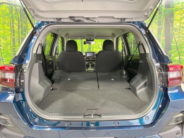 普段のお買い物や通勤、送迎等に十分な荷室スペースを確保しております。セカンドシートを倒すと、大きな荷物の積載も可能です♪