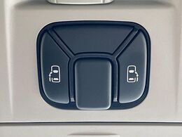 【両側パワースライドドア】スマートキーや運転席のスイッチで後席両側スライドドアの開閉が可能♪電動だから力を入れてドアを開ける必要が無く、小さなお子様でも簡単に開け閉めでき快適です♪