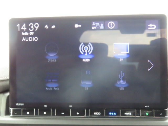 多彩なメディア再生。フルセグ、録音、DVD再生、Bluetooth対応です。