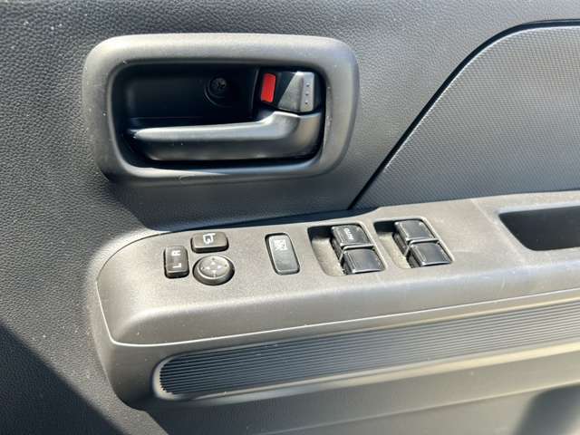 現在お乗りのお車の査定・買取もおこなっております。ご来店時、その場で即査定。納得の査定額にご期待下さい