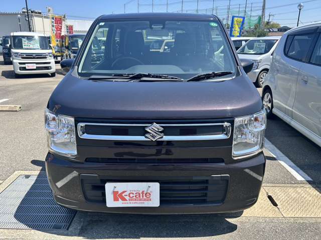 人気の届出済未使用車や厳選中古車を全メーカー豊富に取り揃えております。