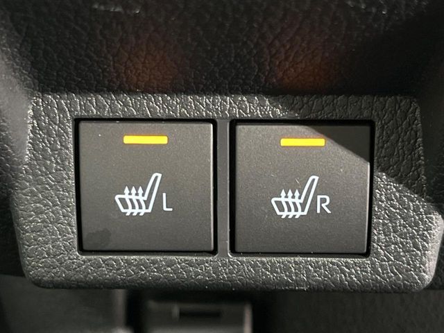 【シートヒーター】寒い日に重宝するシートヒーター！エアコンより早く温まってくれるので寒がりの人も安心ですね♪エアコンの温風は乾燥するから苦手、という方にもをおすすめです。