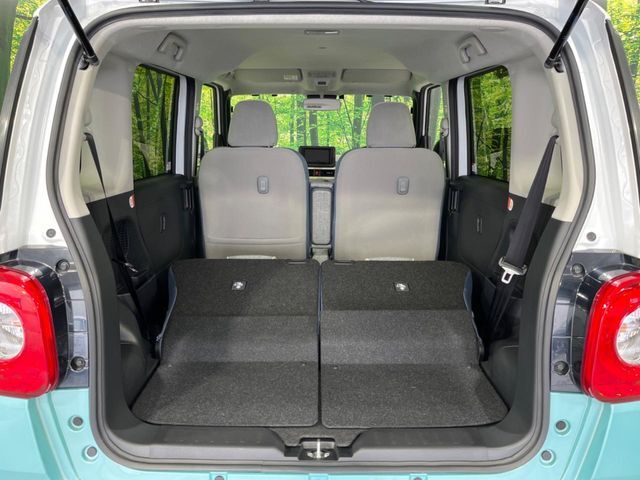 普段のお買い物や通勤、送迎等に十分な荷室スペースを確保しております。セカンドシートを倒すと、大きな荷物の積載も可能です♪