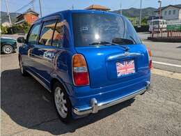 5面スモーク付きのミラジーノになります。日差しを軽減してくれます！