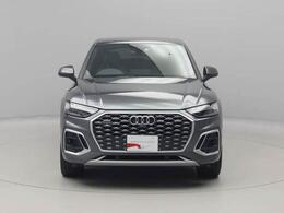 マトリクスLEDヘッドライト付き。ウィンカーは流れるシーケンシャルタイプ