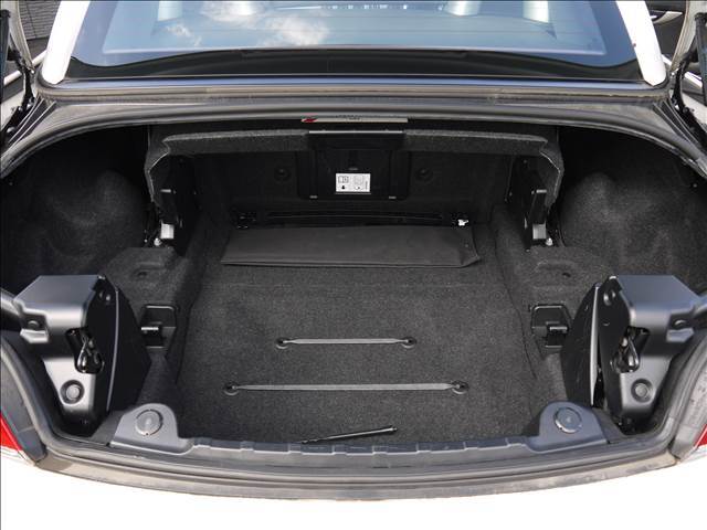 当社では車両販売に留まらず、ドレスアップも行っております！アフターパーツの取付、チューニングやカラーリングなどお客様のご要望にお応えできるような設備、スタッフが整っております！お気軽にご相談ください☆
