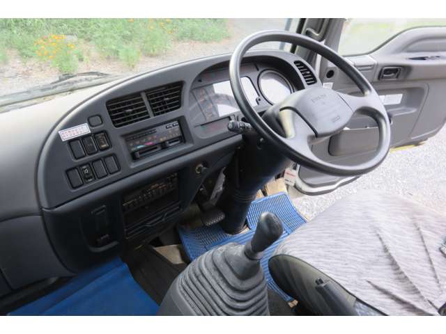 運転席サスペンションシート