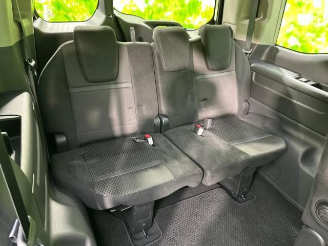 WECARSでは各商談席に大型モニターをご用意しております！見やすい大画面でゆったりと全国の在庫をご覧いただけます！是非ご来店お待ちしております！