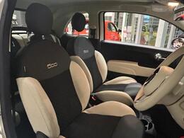 内装もツートンでクラシカルな印象。