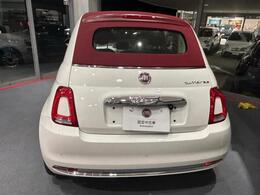 ツートンが可愛らしい赤幌。