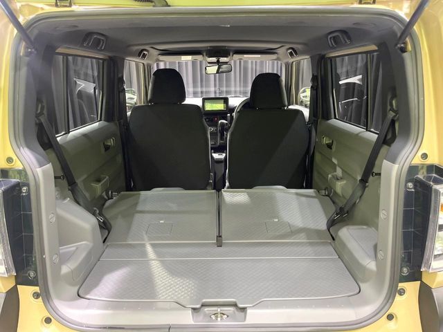 普段のお買い物や通勤、送迎等に十分な荷室スペースを確保しております。セカンドシートを倒すと、大きな荷物の積載も可能です♪