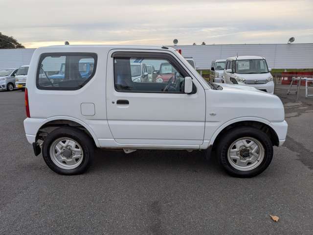 ボディコーティング施工承ります。汚れが付きにくく、落としやすい効果があります。価格等、詳細はスタッフまで。TEL0291-36-6922