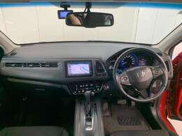 見通しの良い運転席回りとなっておりますので安心して運転をして頂けます！窓が大きいので明るく開放的な室内です