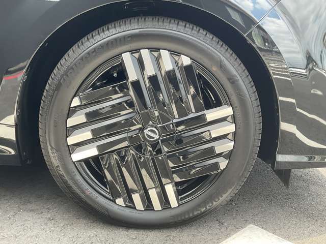 17インチアルミホイール（17×6.5J）