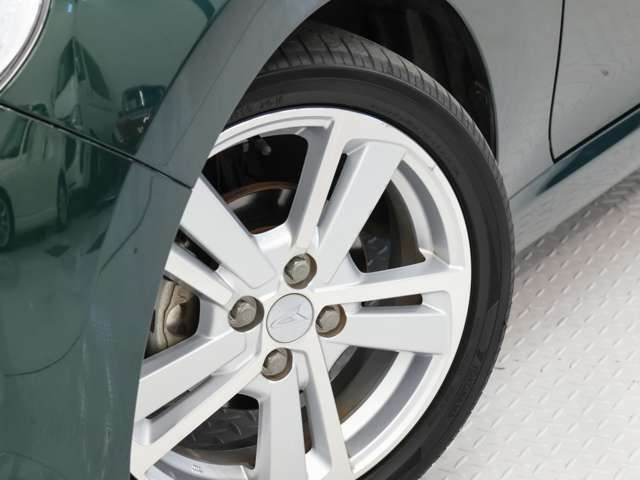 弊社在庫車はすべて電動ルーフが作動する車両のみを展示しております！また、電動ルーフの開閉不良など弊社で修理も実施しております！ご納車後のメンテナンスや修理！弊社にお任せください！