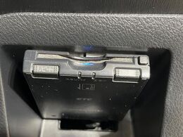 【ETC】高速道路の料金所をストレスなく通過！話題のスポットやサービスエリアに多い「スマートIC」利用時は必須のアイテムです。当店でセットアップを実施、ご納車当日からすぐにご利用いただけます！