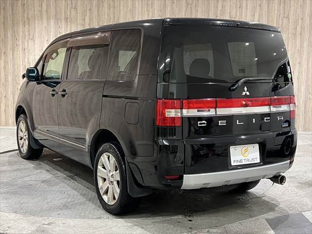 店舗敷地内に駐車スペースもございます。お車でのご来場をお考えの方はご安心ください♪