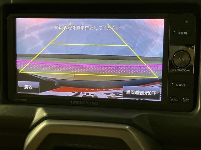 バックカメラを装備！ナビの画面に後ろの映像を映して、バック時の死角を減らしてくれるので安心して操作が出来ます♪