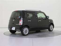 全国トヨタディーラーの中でも数少ない、トヨタ認定検査員が1台ずつ内外装をチェック。