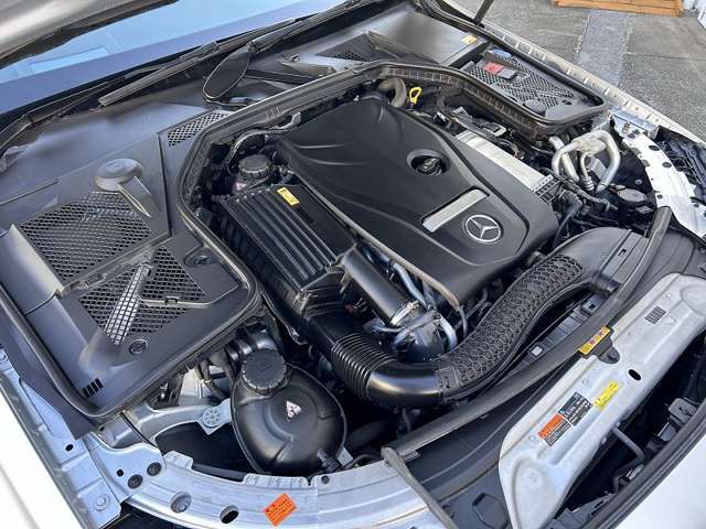 中古車故にしっかりとした整備を求められますので、事前の点検により必要な整備をいたします。この整備内容につきましてはしっかりとご説明をいたします。