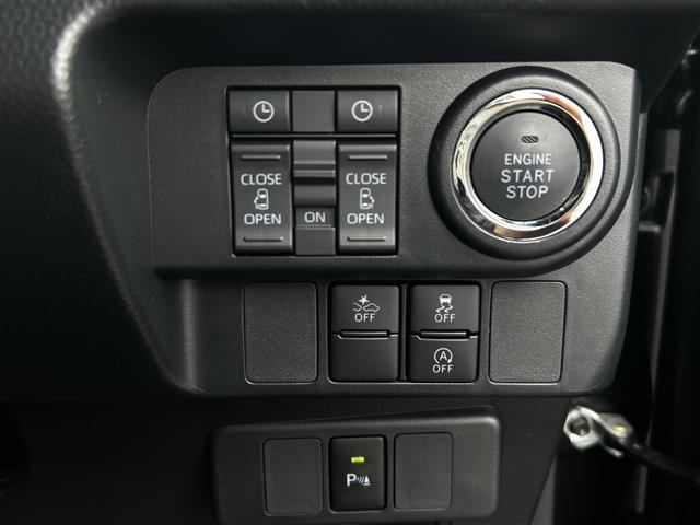 【運転席操作部】『運転席周辺の装備』の画像になります。快適なドライブを楽しむための機能が装備されています！運転席から触れるので使いやすいです！