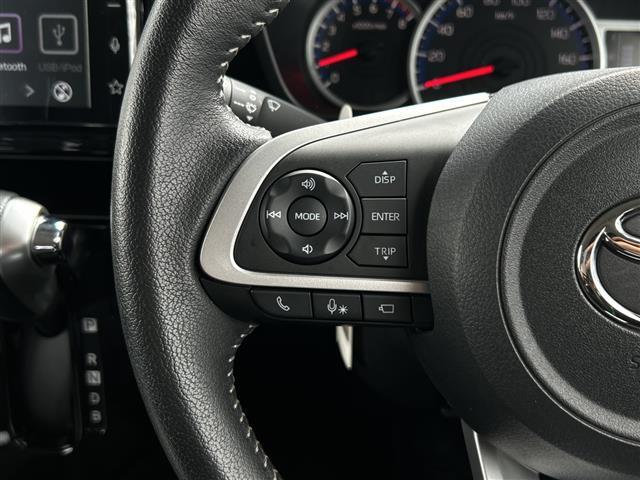 【運転席操作部】『運転席周辺の装備』の画像になります。快適なドライブを楽しむための機能が装備されています！運転席から触れるので使いやすいです！