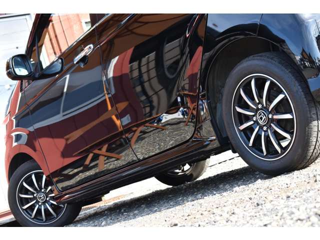 ブリヂストン製のタイヤは溝もまだまだ残っております♪　☆自動車保険のスペシャリストがおりますので、現在ご加入のプランの診断やアドバイスもお任せ下さい！万が一の時も安心な3年長期プランがございます☆